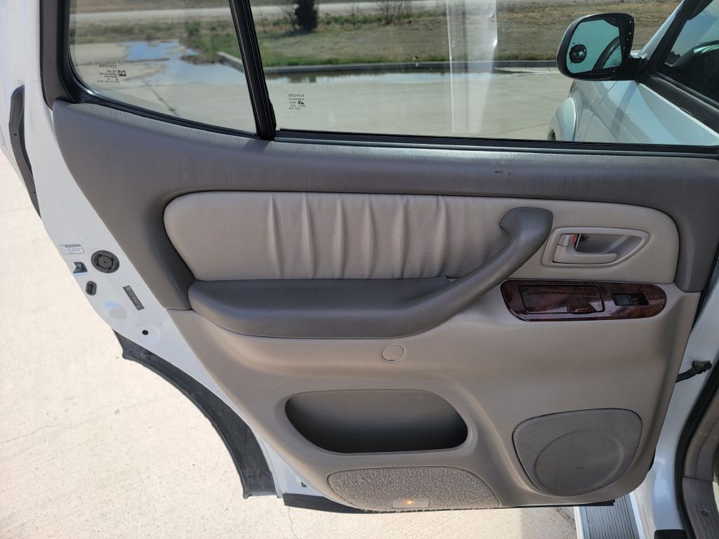 2006 Toyota Sequoia Image 10