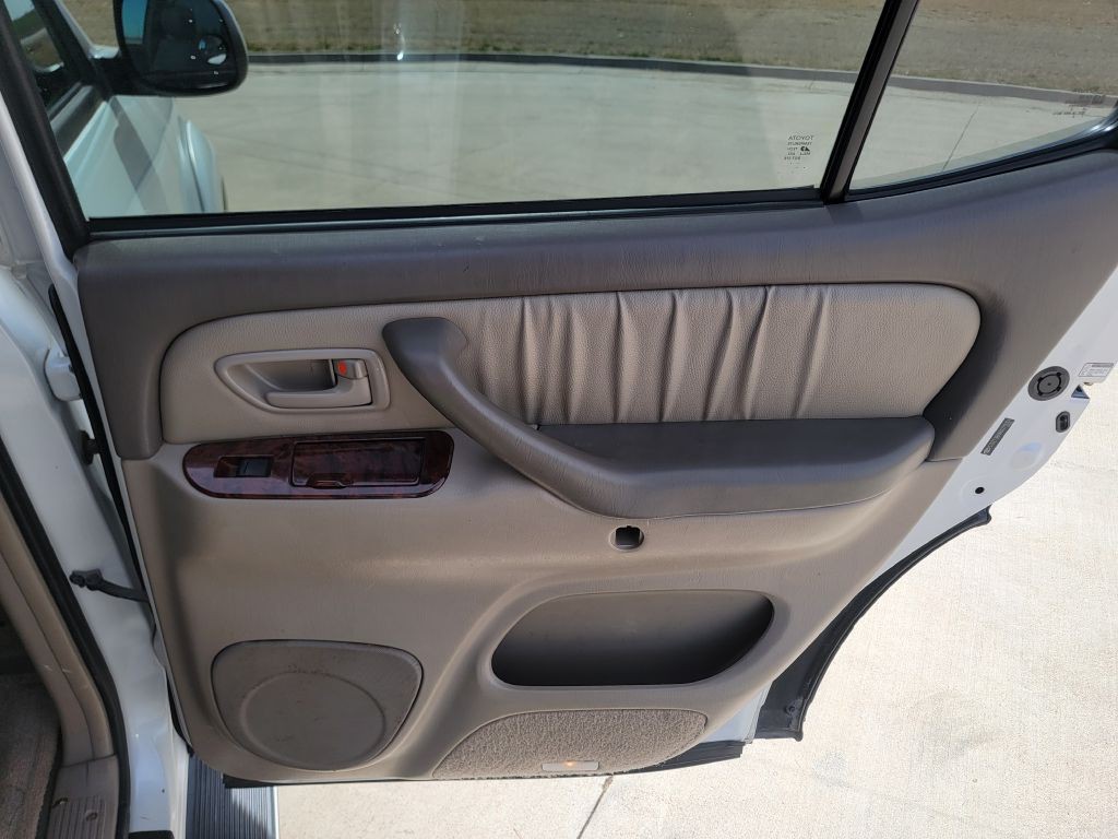 2006 Toyota Sequoia Image 14