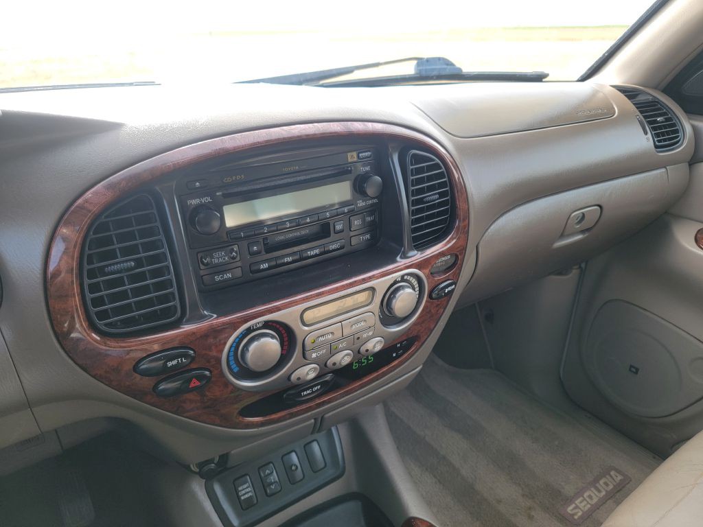 2006 Toyota Sequoia Image 21