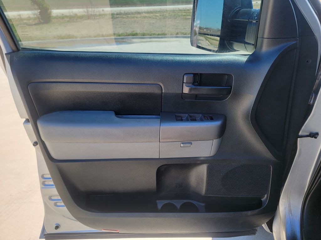 2011 Toyota Tundra Image 8