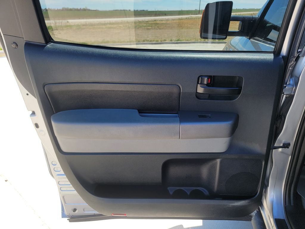 2011 Toyota Tundra Image 10