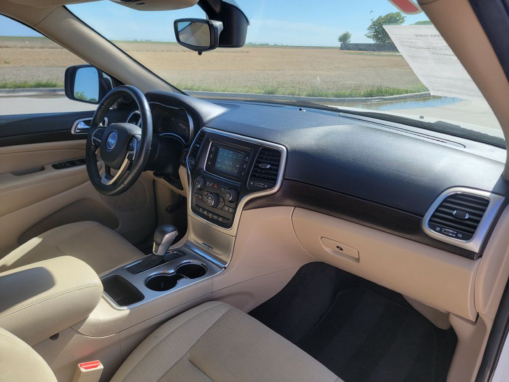 2017 Jeep Grand Cherokee Image 16
