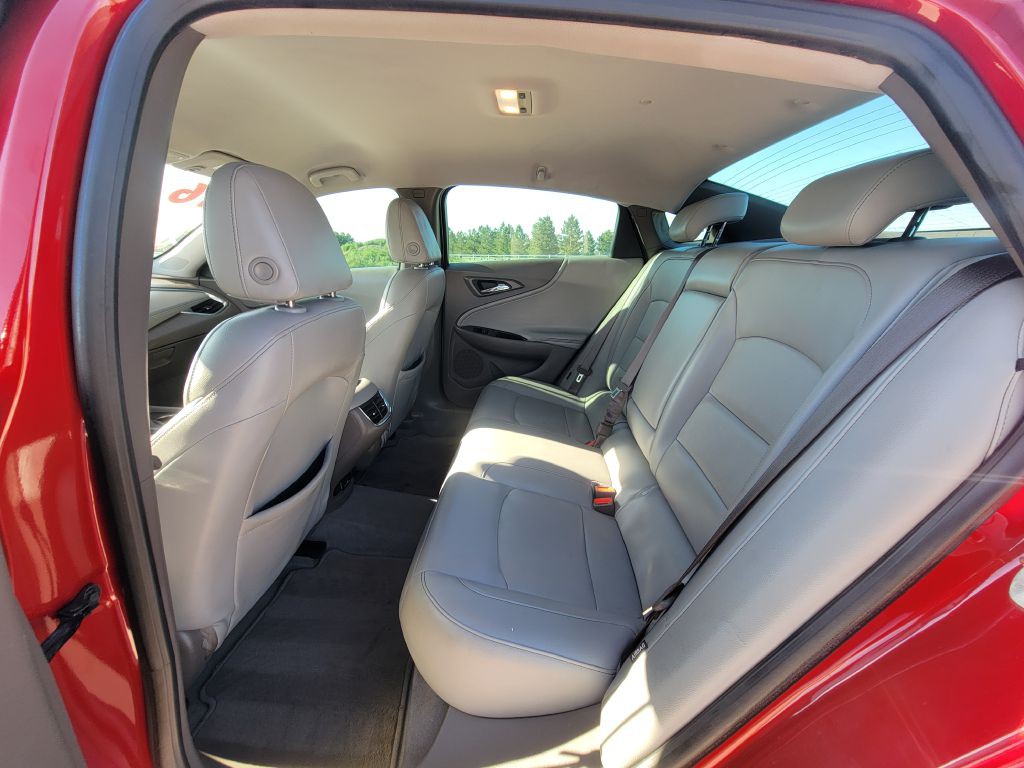 2016 Chevrolet Malibu Image 9