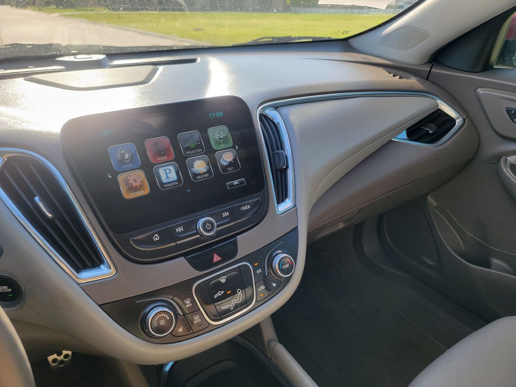 2016 Chevrolet Malibu Image 18