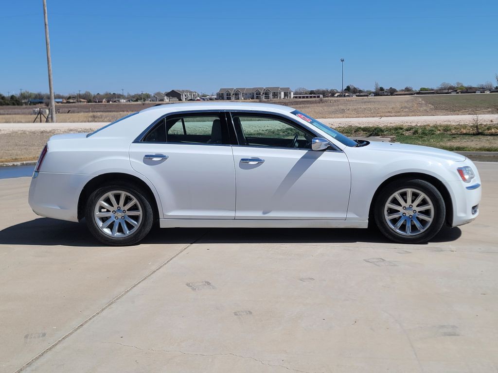2012 Chrysler 300 Image 3