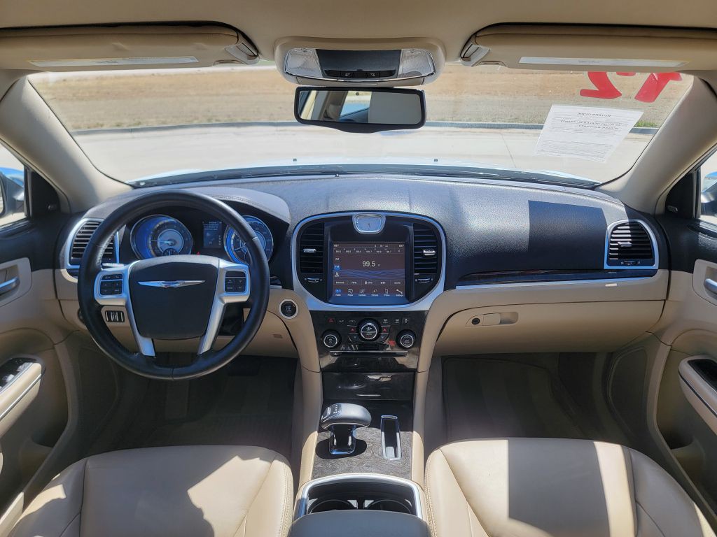 2012 Chrysler 300 Image 16