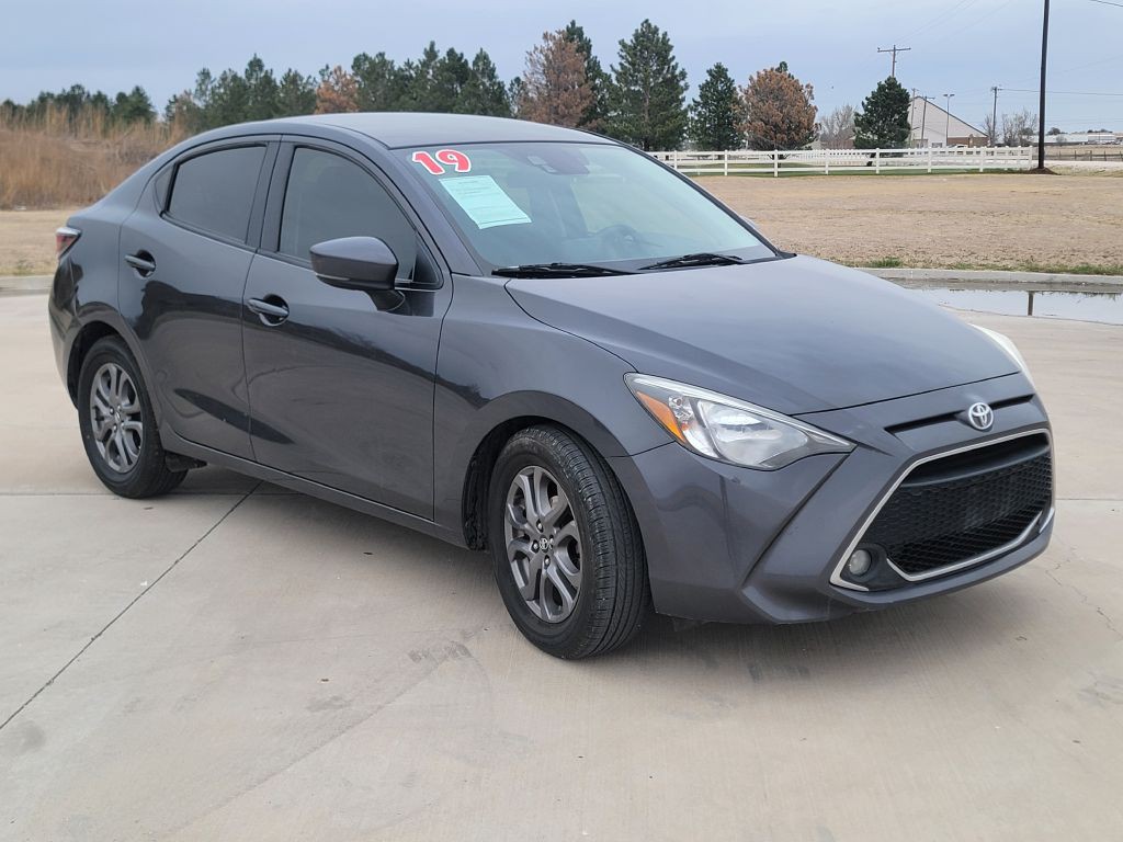 2019 Toyota Yaris Image 2