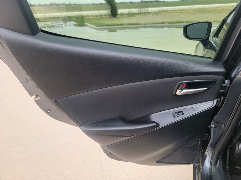 2019 Toyota Yaris Image 10