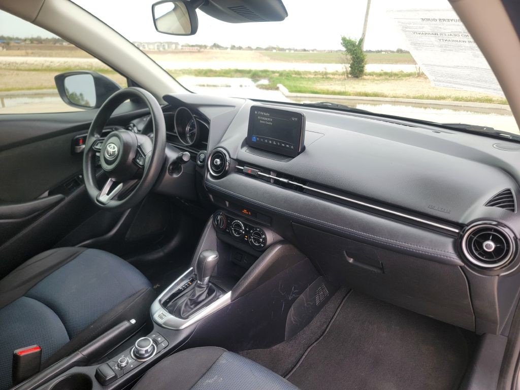2019 Toyota Yaris Image 15