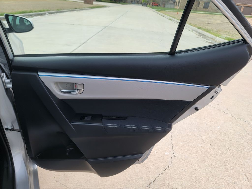 2015 Toyota Corolla Image 12