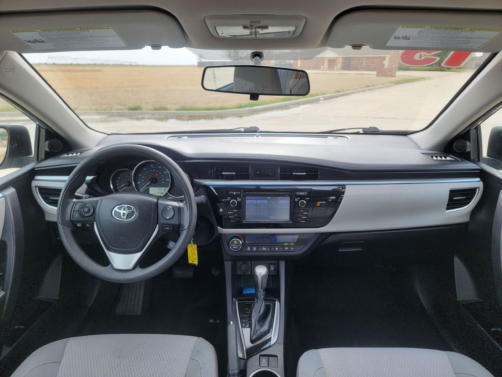 2015 Toyota Corolla Image 16