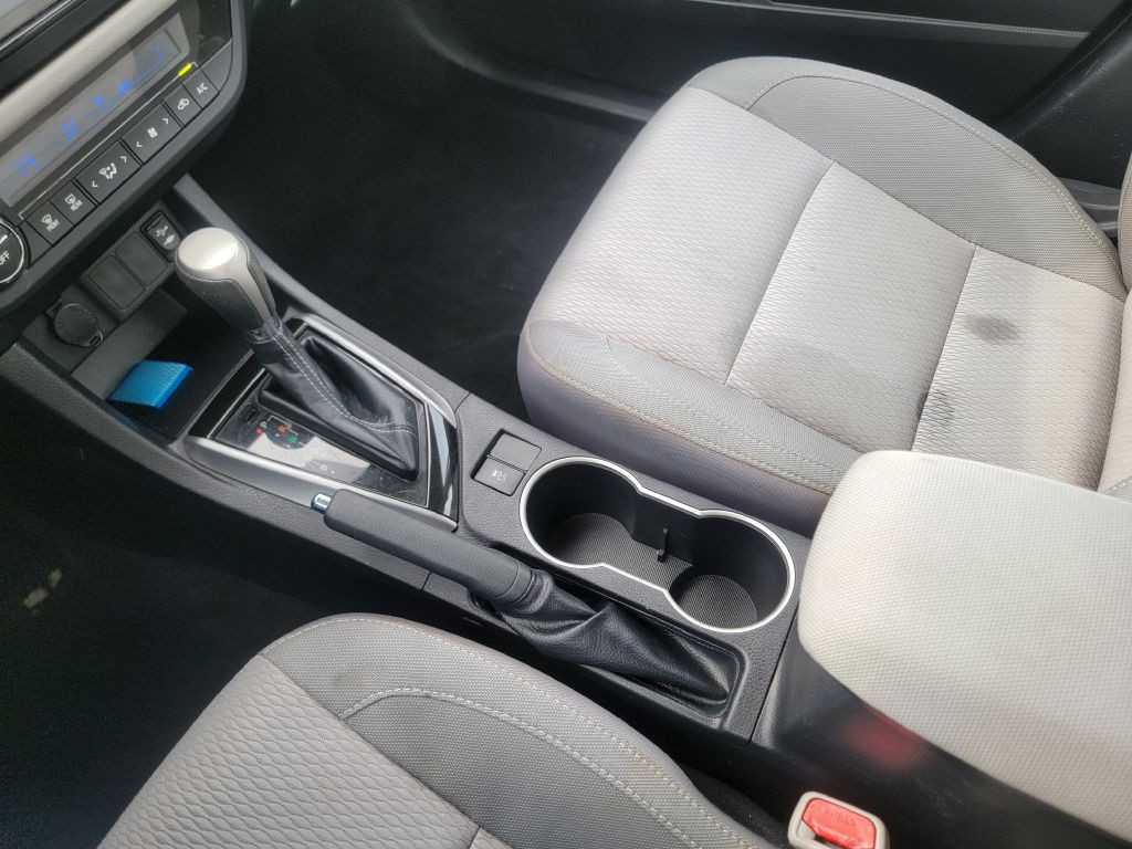 2015 Toyota Corolla Image 20