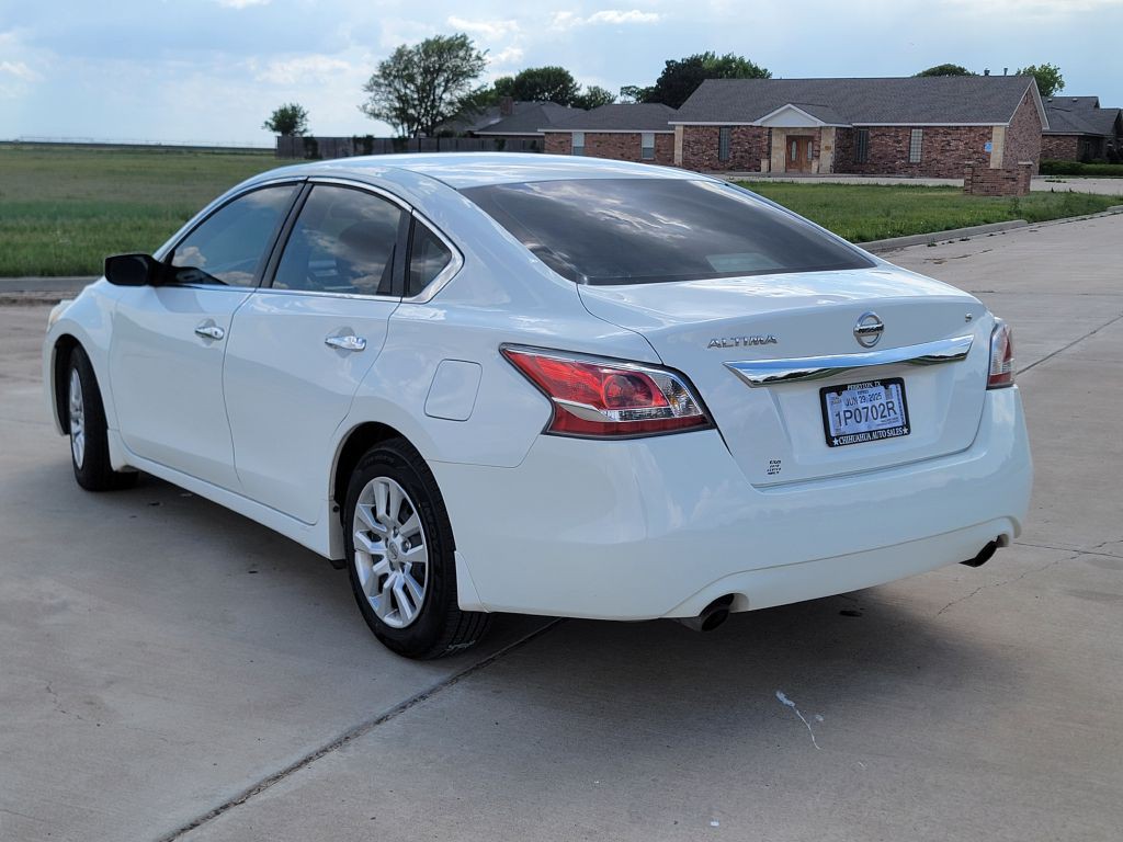 2015 Nissan Altima Image 5