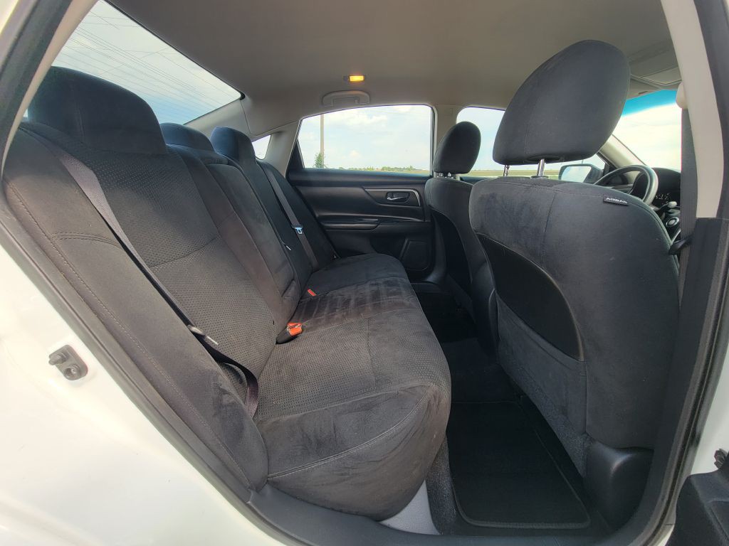2015 Nissan Altima Image 11