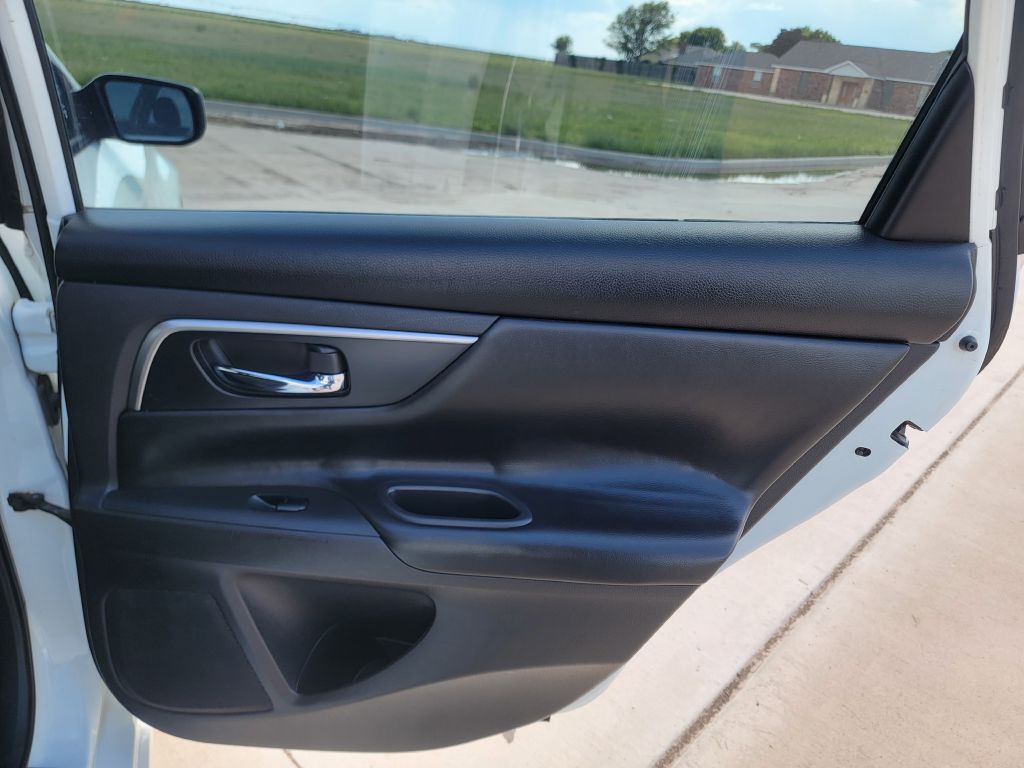 2015 Nissan Altima Image 12