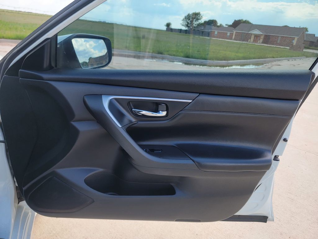 2015 Nissan Altima Image 14