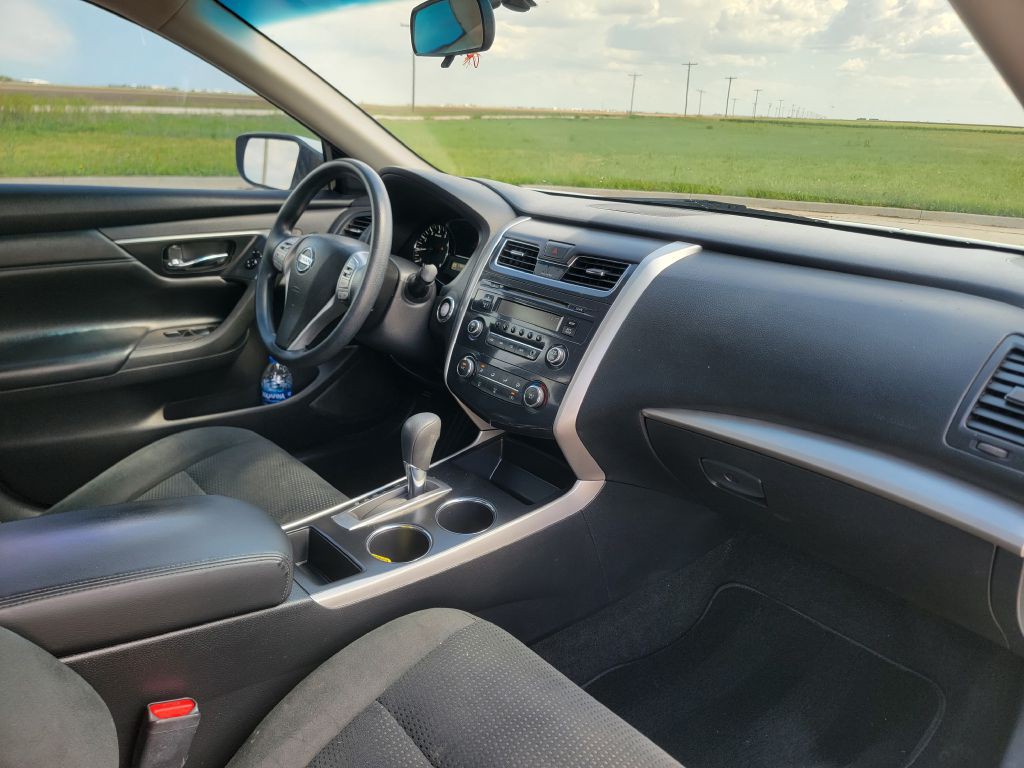 2015 Nissan Altima Image 15