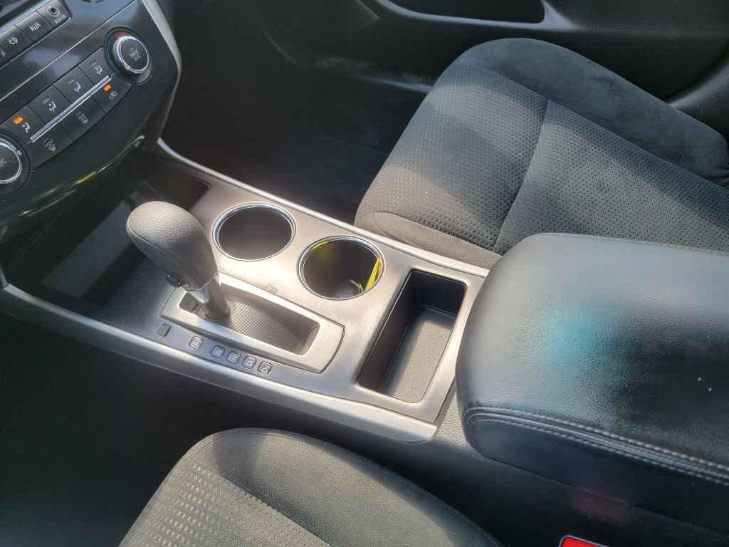 2015 Nissan Altima Image 20