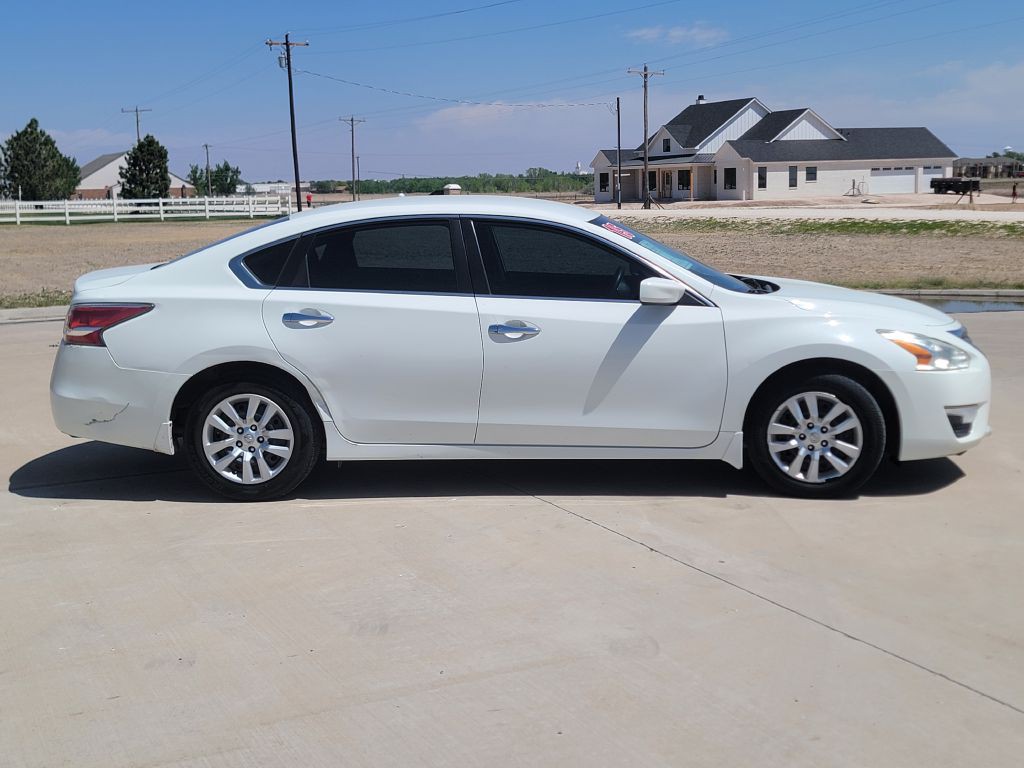 2015 Nissan Altima Image 3