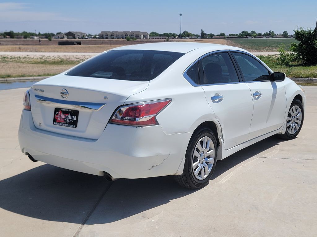2015 Nissan Altima Image 4