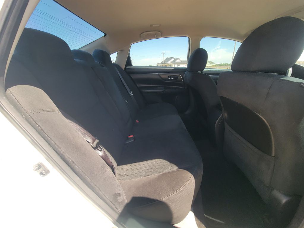 2015 Nissan Altima Image 11