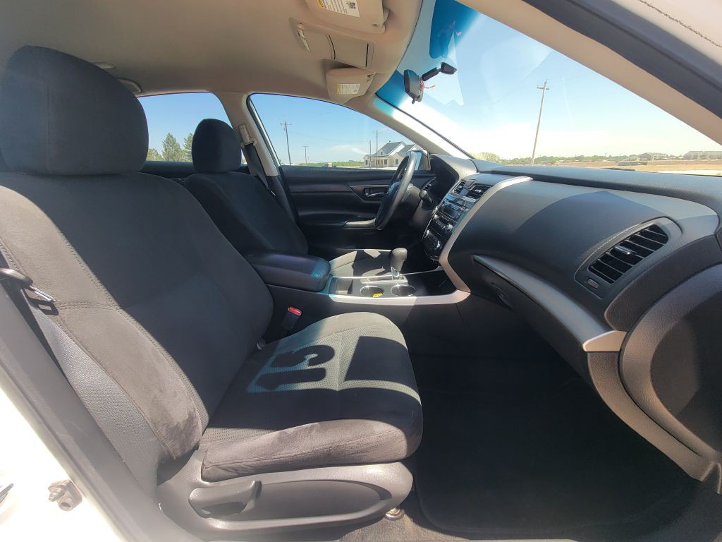 2015 Nissan Altima Image 13