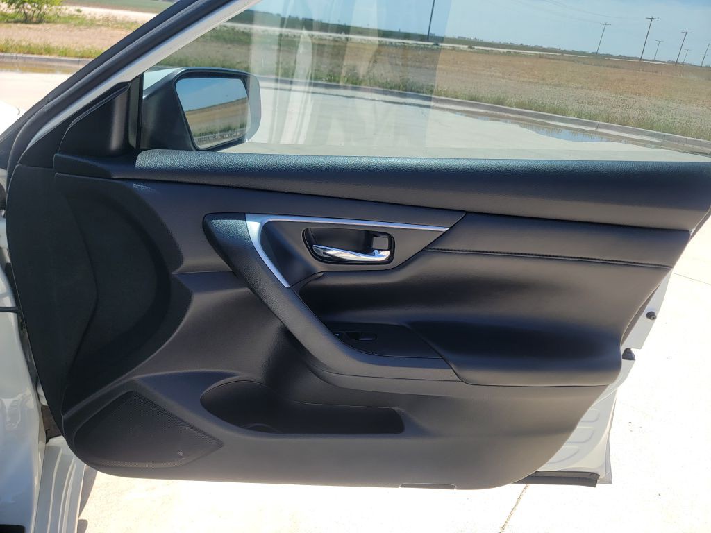 2015 Nissan Altima Image 14