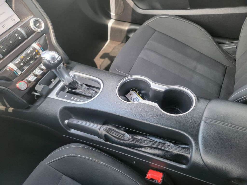 2019 Ford Mustang Image 17
