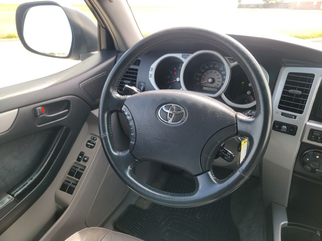 2003 Toyota 4Runner Image 18
