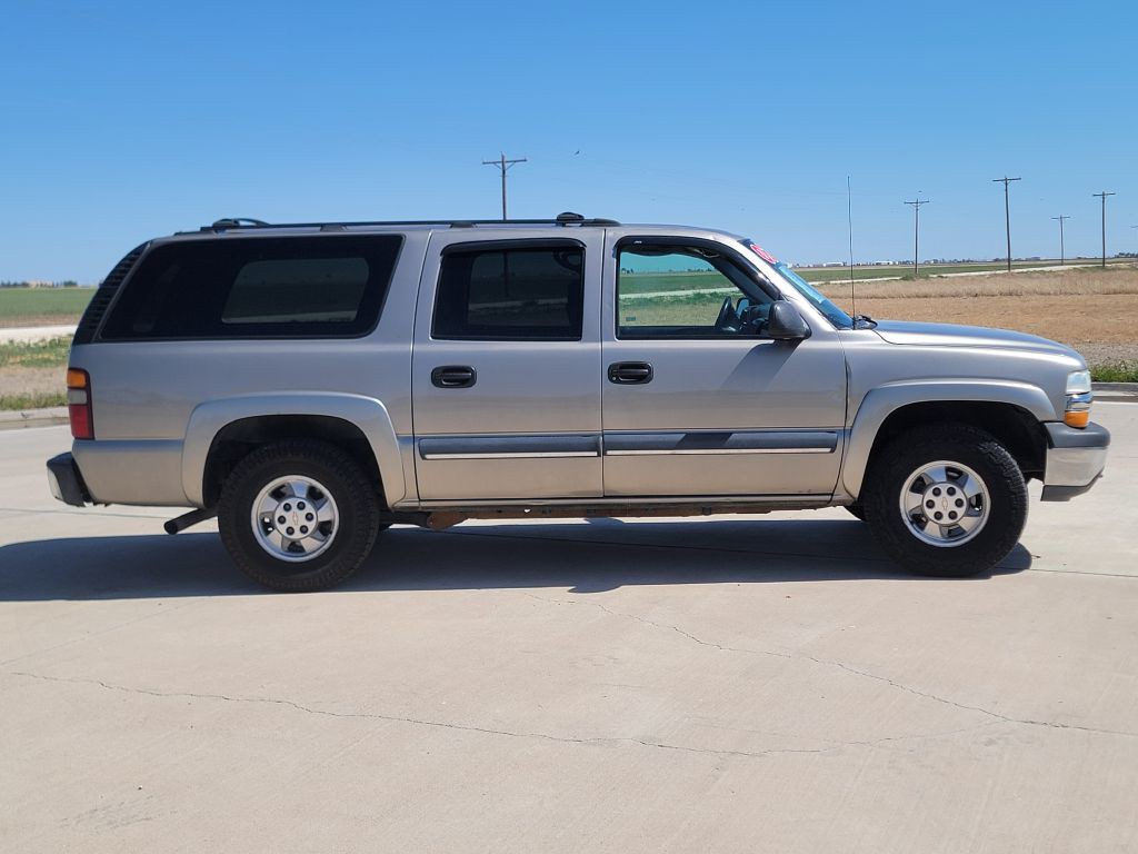 2002 Chevrolet Suburban Image 3