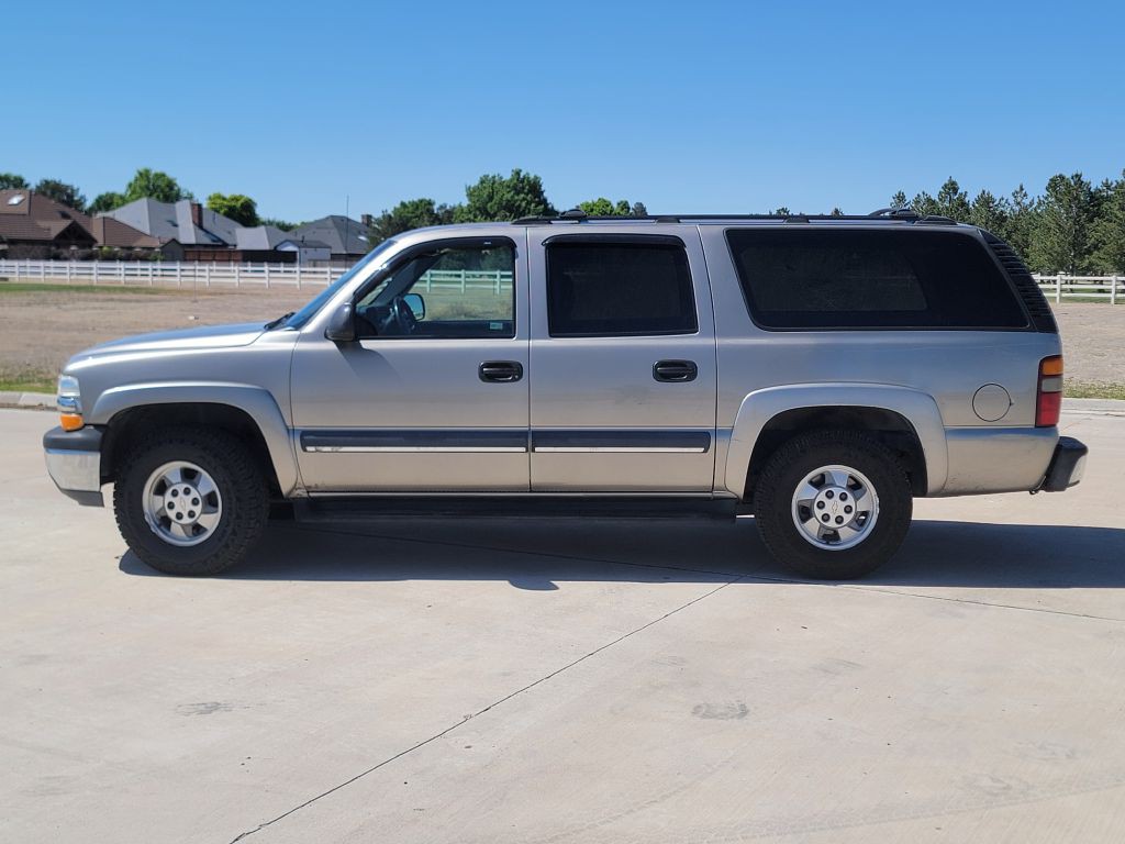 2002 Chevrolet Suburban Image 6