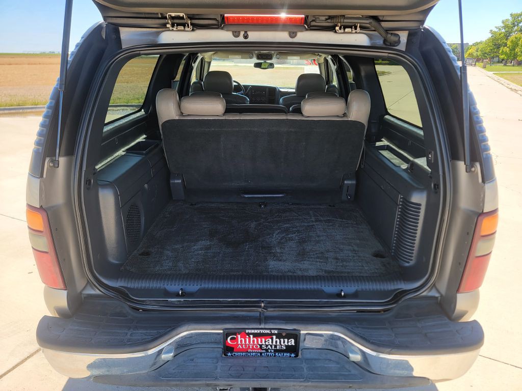 2002 Chevrolet Suburban Image 12