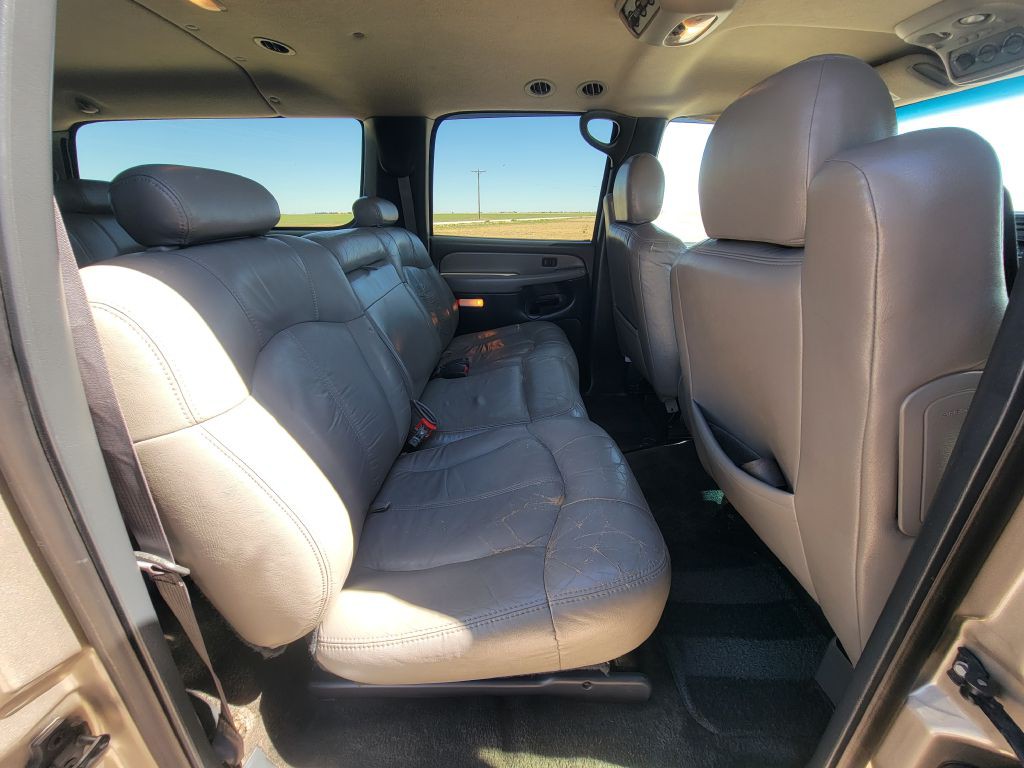 2002 Chevrolet Suburban Image 13