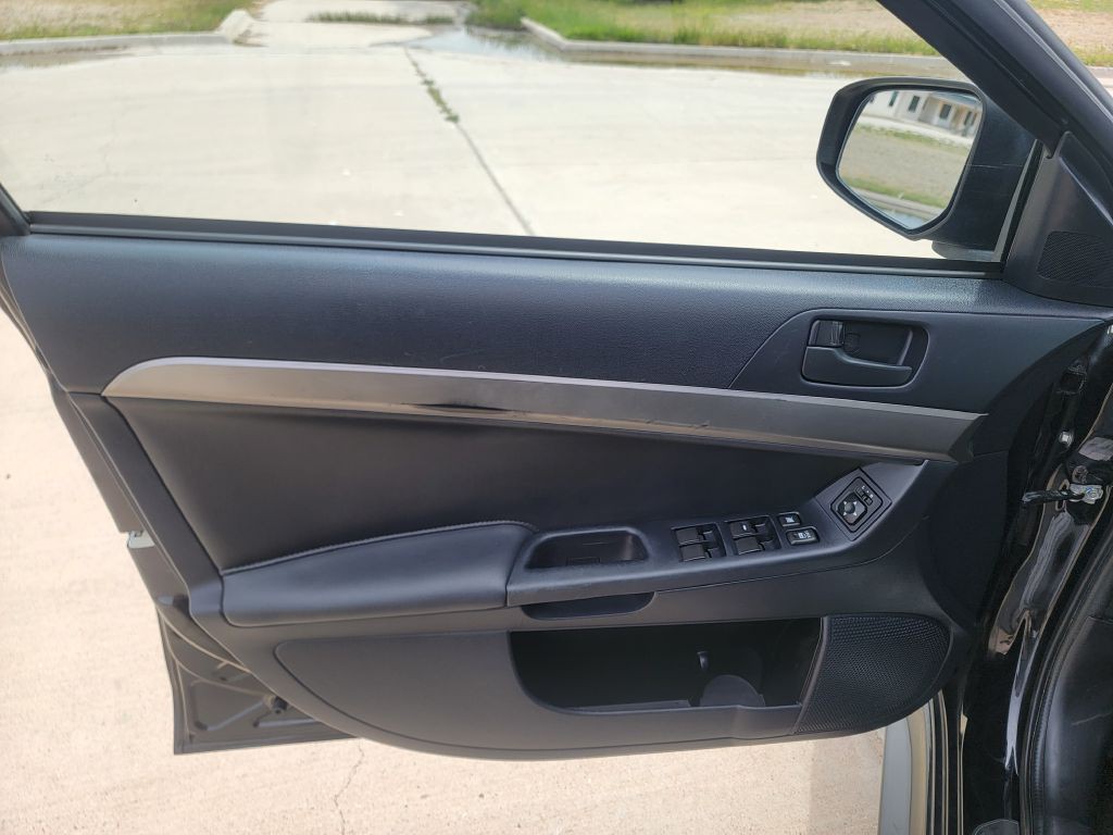 2015 Mitsubishi Lancer Image 8