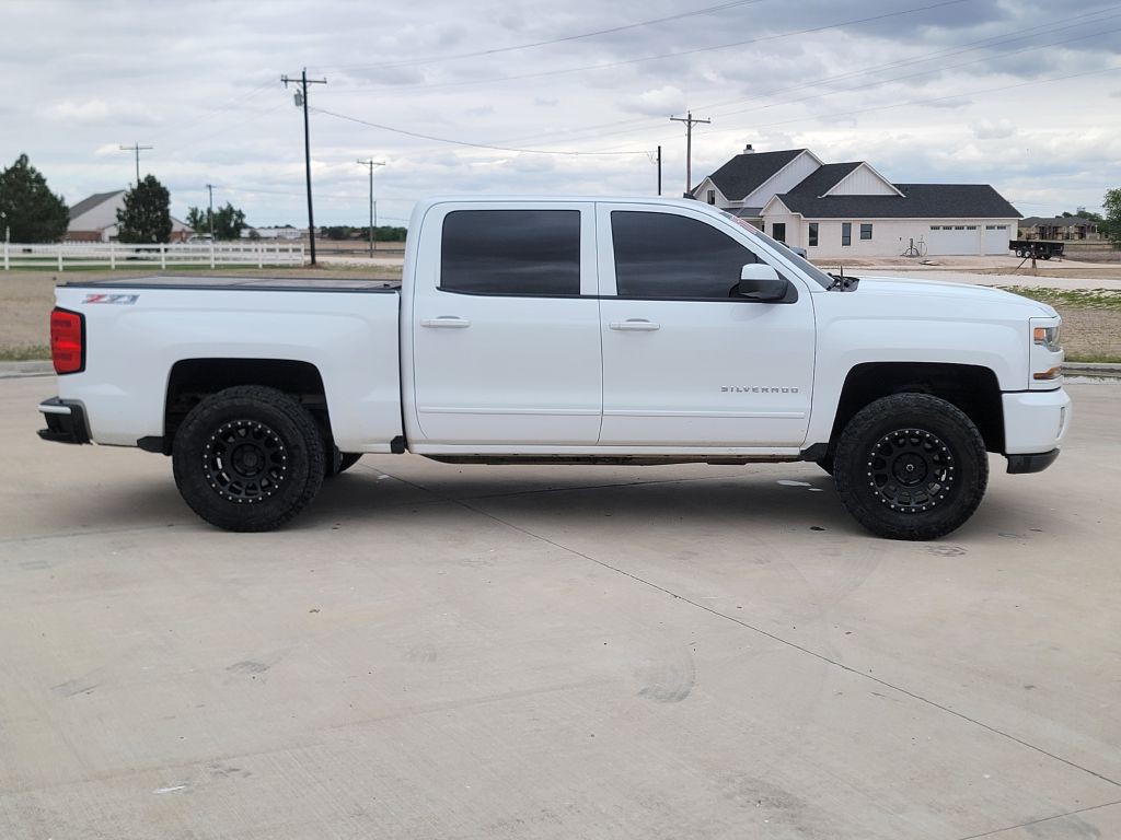 2017 Chevrolet Silverado 1500 Image 3