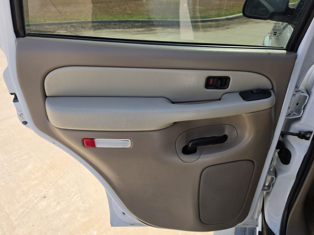 2003 Chevrolet Tahoe Image 10