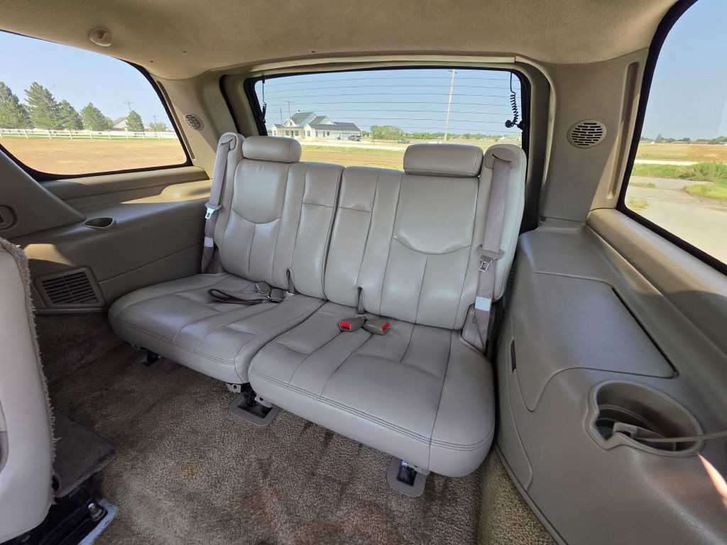 2003 Chevrolet Tahoe Image 11