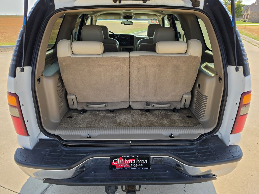 2003 Chevrolet Tahoe Image 12