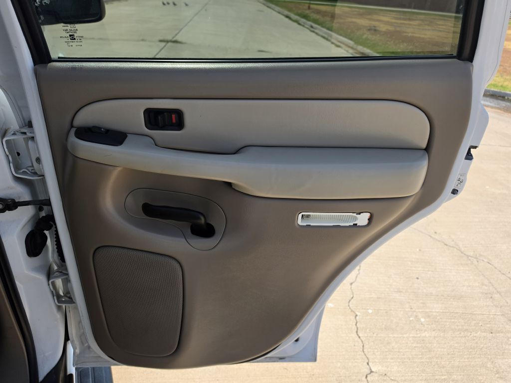 2003 Chevrolet Tahoe Image 14