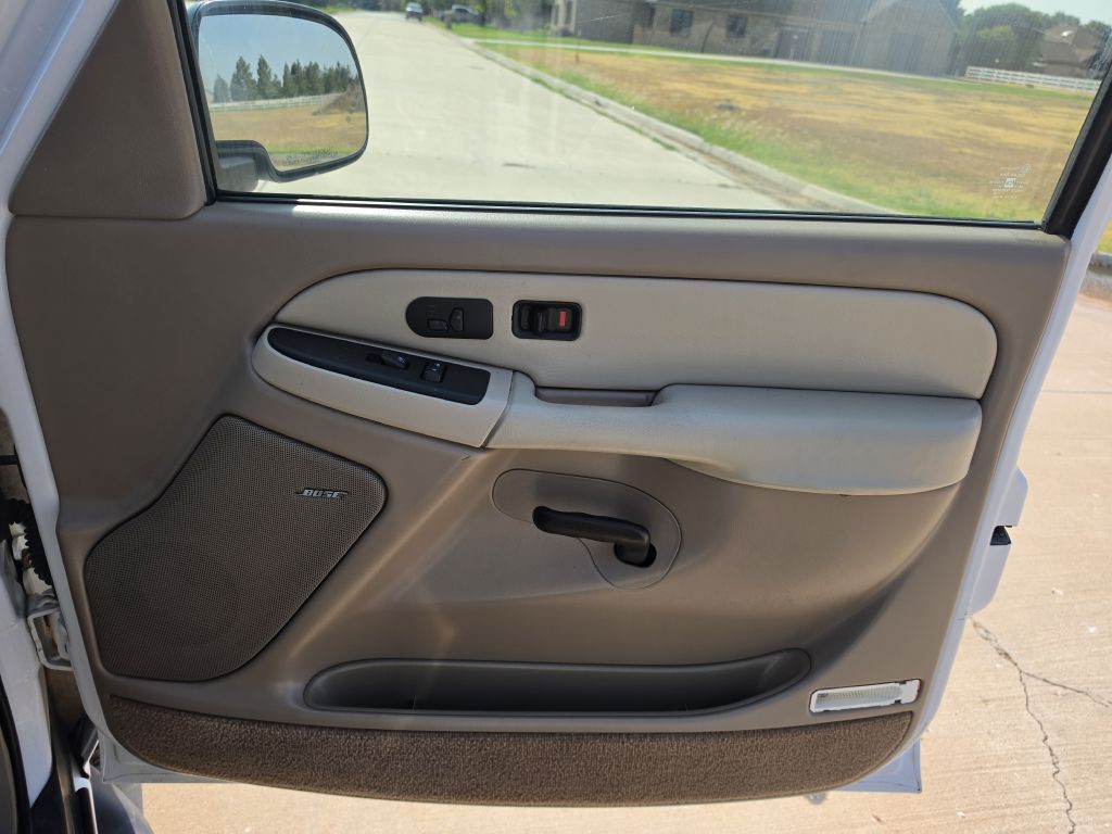 2003 Chevrolet Tahoe Image 16