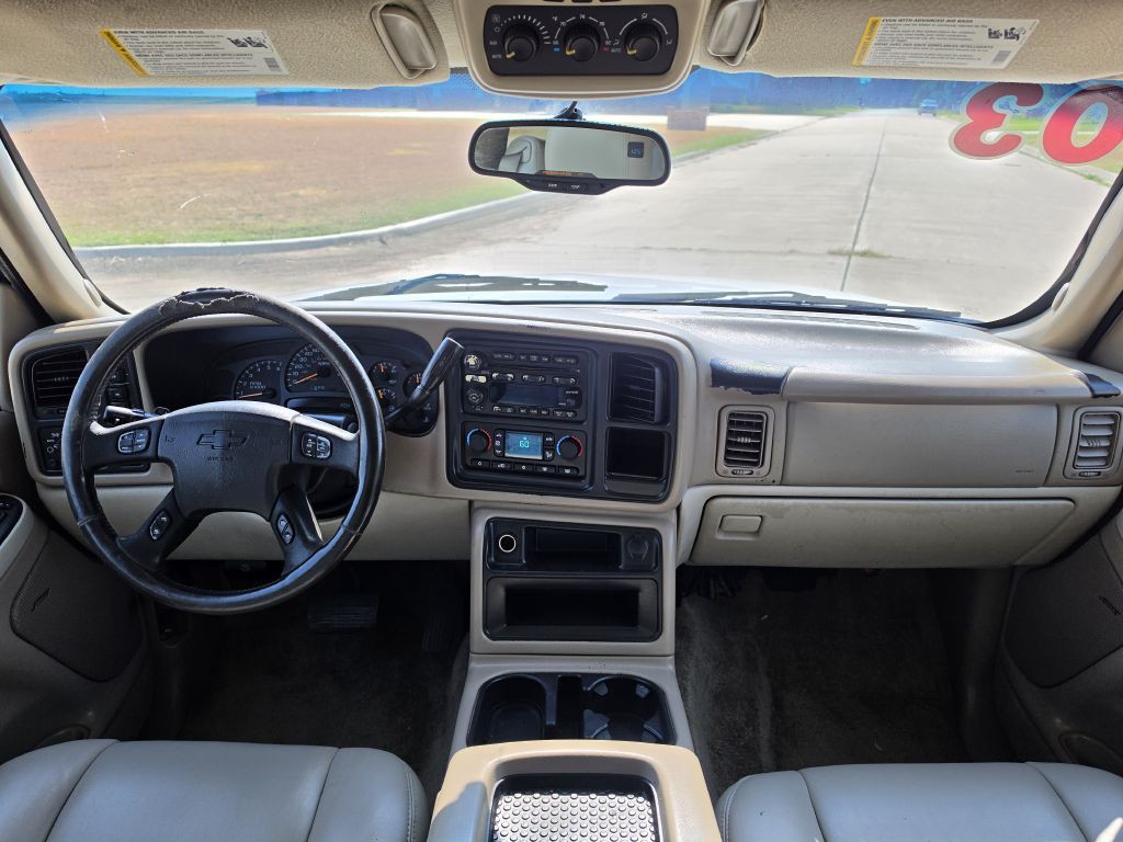 2003 Chevrolet Tahoe Image 18