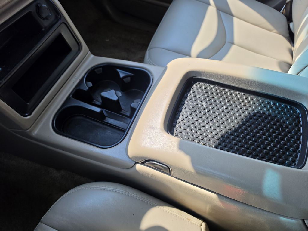 2003 Chevrolet Tahoe Image 22
