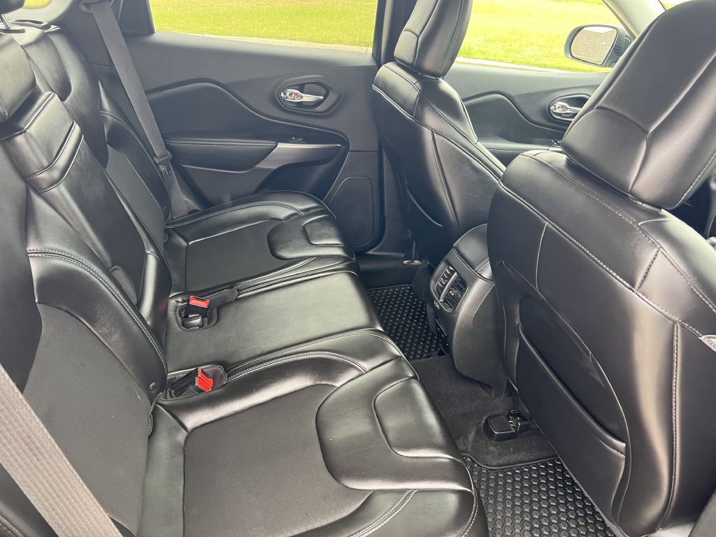 2019 Jeep Cherokee Image 9