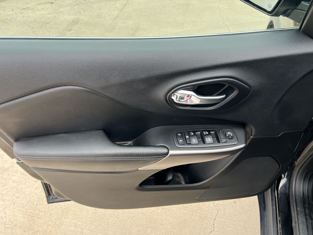 2019 Jeep Cherokee Image 19