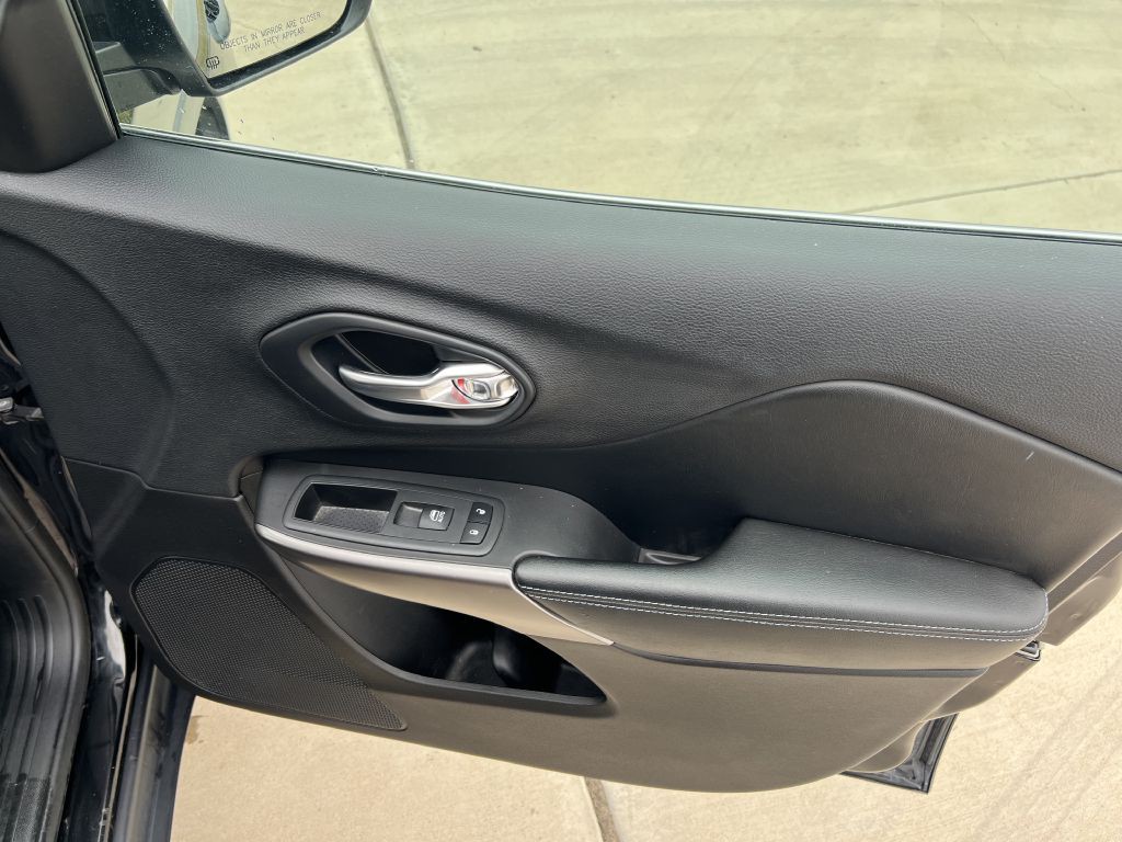 2019 Jeep Cherokee Image 20