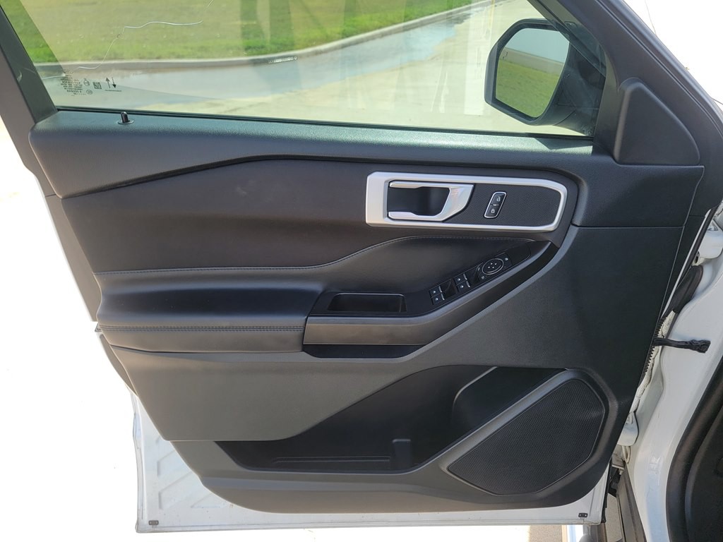 2020 Ford Explorer Image 8