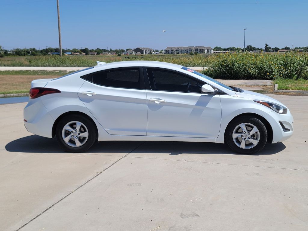 2016 Hyundai Elantra Image 3