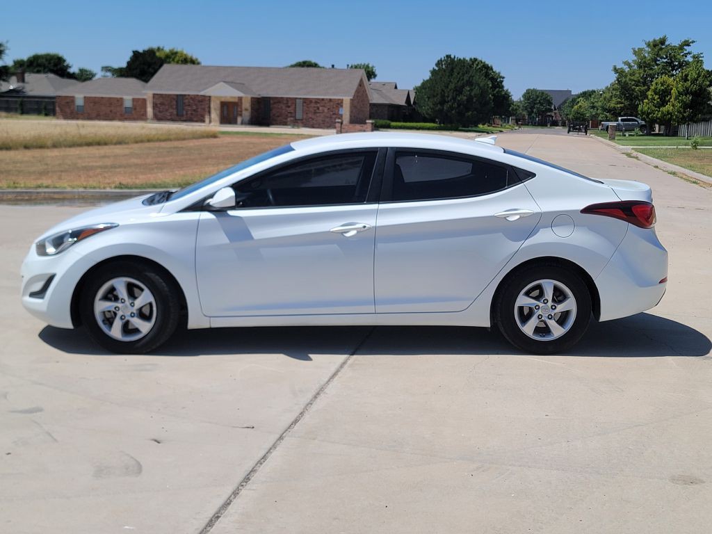2016 Hyundai Elantra Image 6