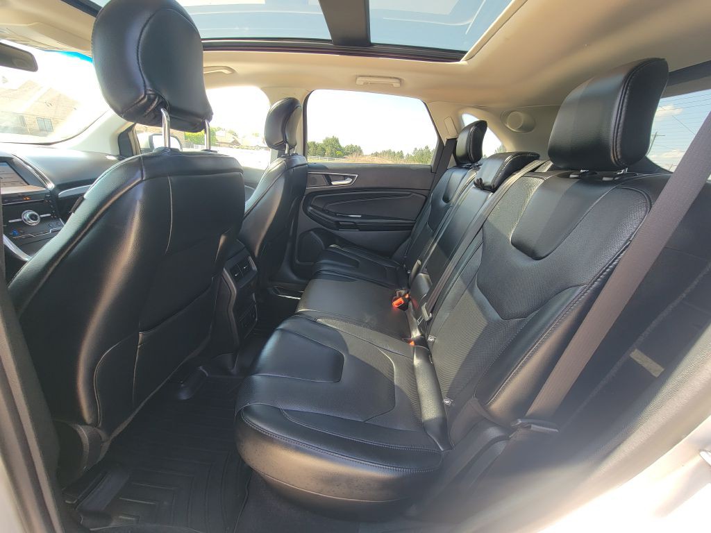 2019 Ford Edge Image 9
