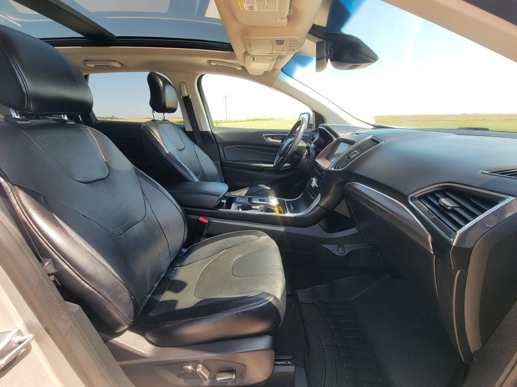 2019 Ford Edge Image 14
